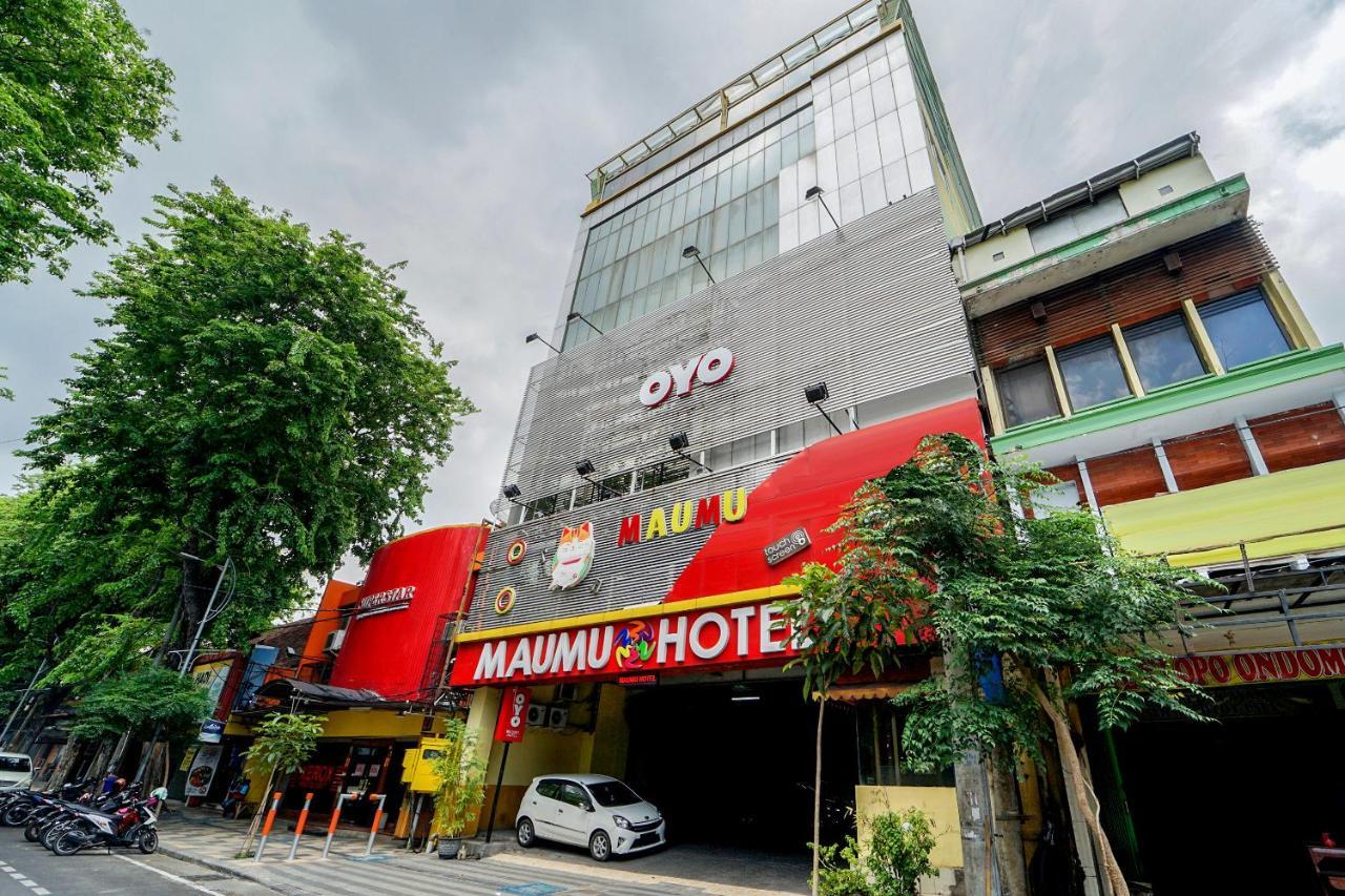 Maumu Hotel & Lounge Сурабая Екстериор снимка